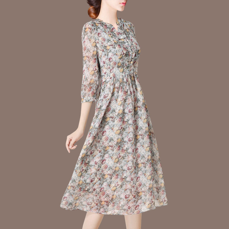 尘埃之家碎花连衣裙女夏2022新款法式名媛高端气质七分袖雪纺裙子