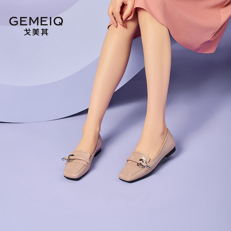戈美其方头浅口单鞋女春季新款时尚百搭妈妈鞋平底低跟小皮鞋 - 图3