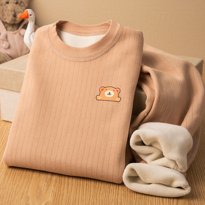 Counter quality supports trying on children's thermal underwear