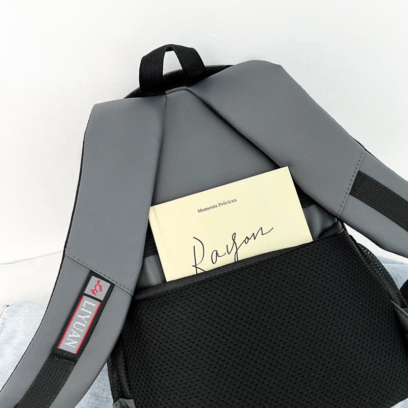 背包男士小号双肩包休闲商务短途旅行包通勤小型双肩包男生小书包 - 图2