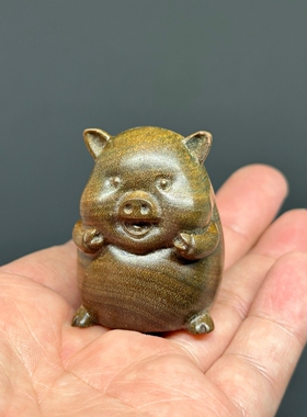天然绿檀木生肖福气小猪文玩摆件
