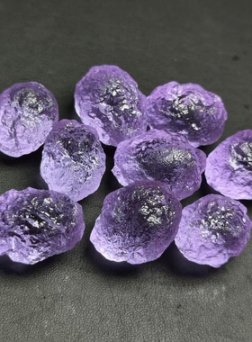 新高端收藏正品天然紫罗兰色玻璃陨石原石裸石不规则原矿石做吊坠