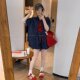 ຊຸດ denim ສີຟ້າເຂັ້ມຂອງແມ່ຍິງ