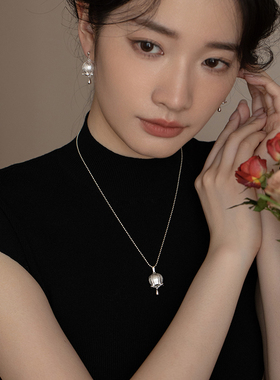 纯银女搭配打底衫毛衣毛衣链清冷