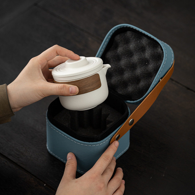 Travel tea set one pot two quick guest cups