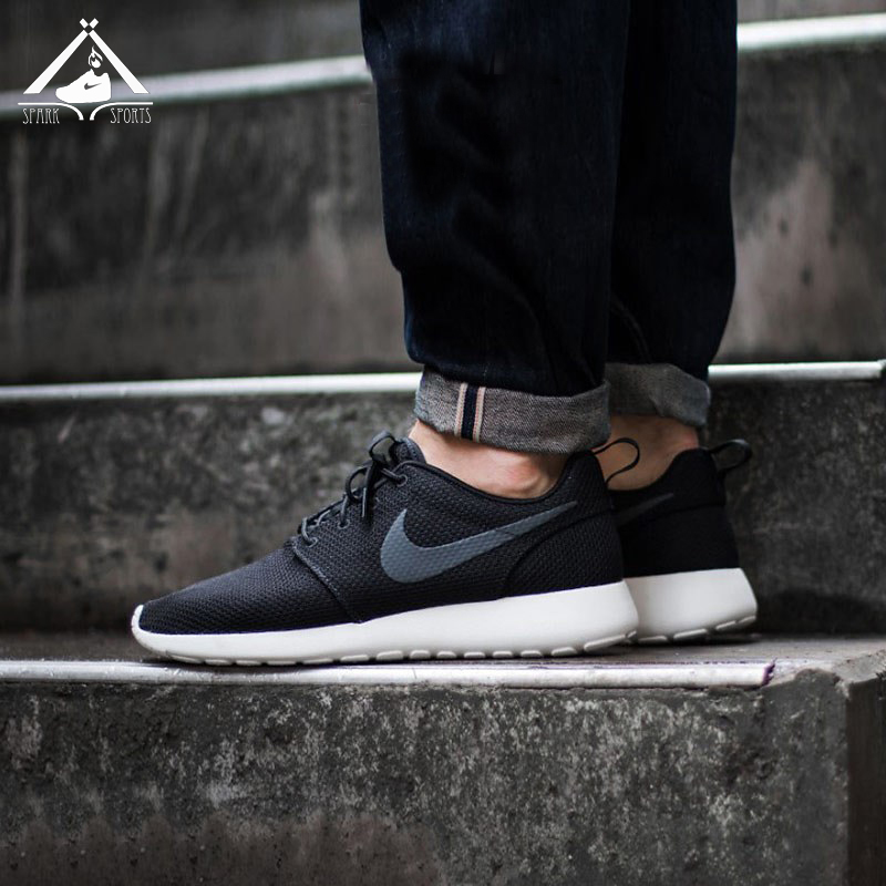 roshe run one black