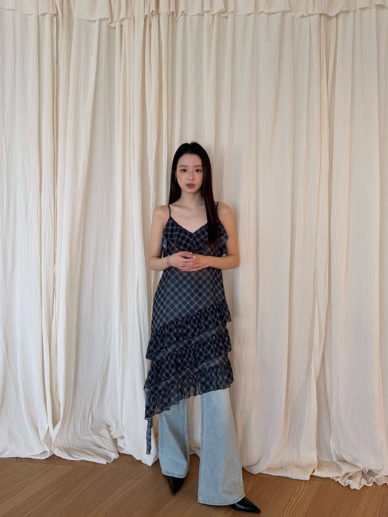 waitmore设计感不规则层次感格纹花边吊带裙女春夏韩系气质连衣裙