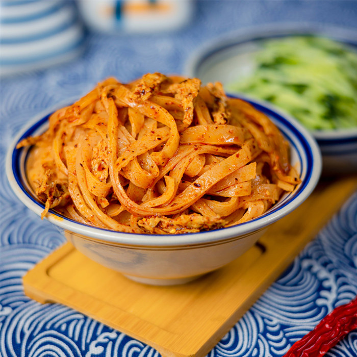 胖哥陕西特产 宝鸡岐山擀面皮凉皮真空包装带面筋包邮 310克/袋,淘宝优惠券,粉丝福利购,淘宝优惠卷