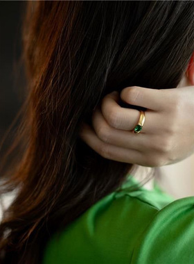 金生之愿镀18K金祖绿锆石镶嵌戒