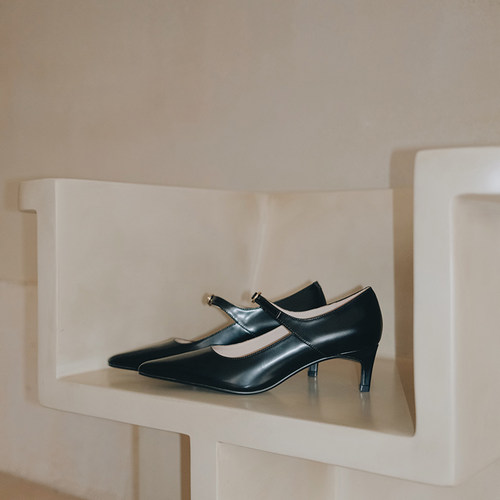 BIUCILI「暗夜缪斯」尖头大女人玛丽珍优雅浅口黑色单鞋 - 图1