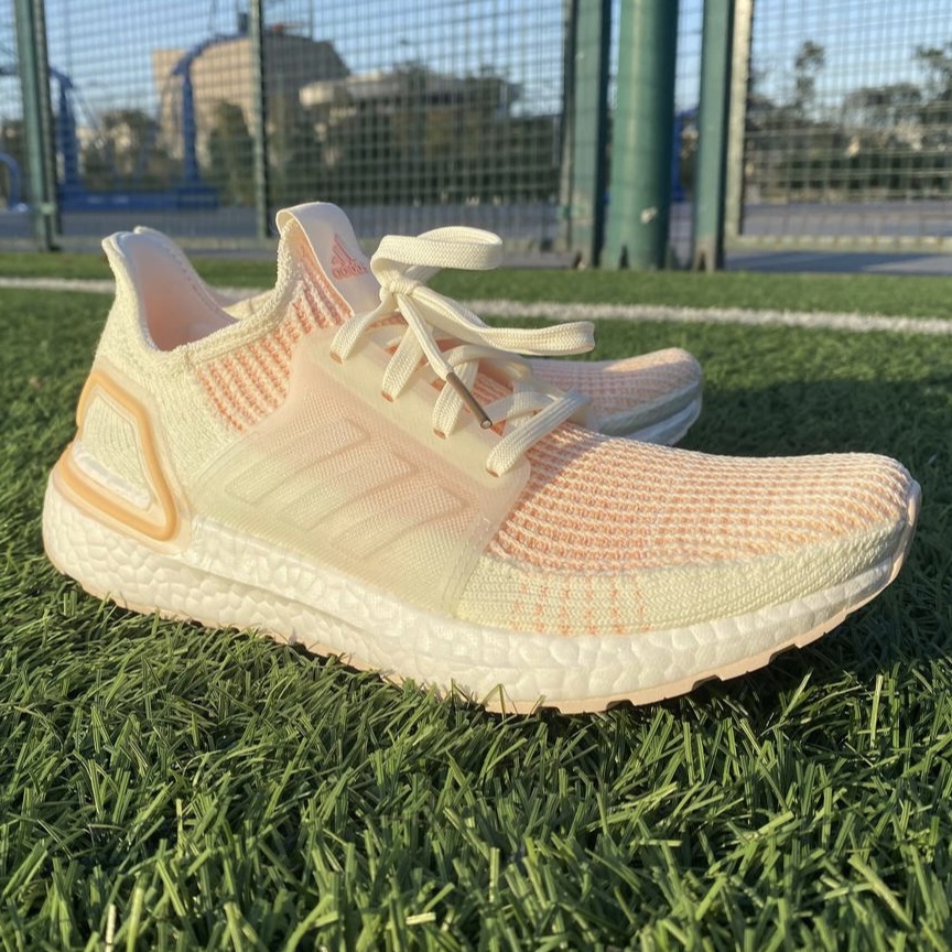 Adidas阿迪达斯女鞋UltraBOOST 19 透气减震运动休闲跑步鞋F34073 - 图0