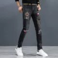皇冠刺绣花牛仔裤男潮牌韩版修身小脚休闲百搭弹力黑色长裤子秋季 图片 2