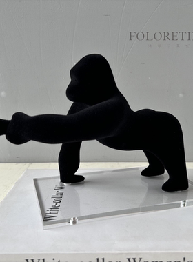 现代轻奢简约猩猩金刚树脂植绒创意摆件样板间书房卧室动物装饰品