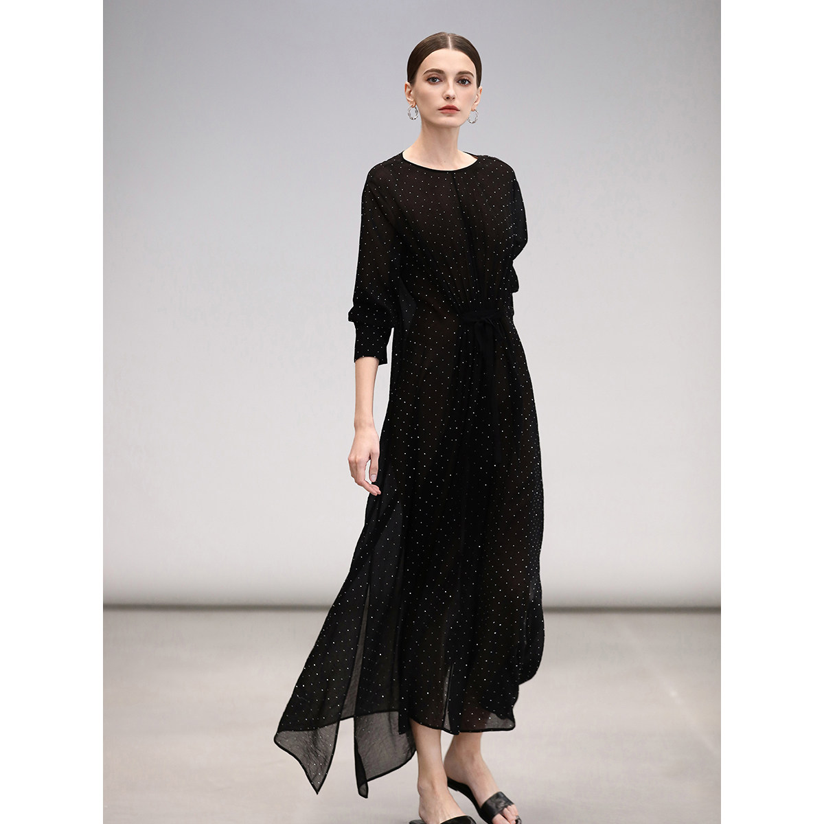 COCOBELLA[璀璨星河]烫钻肌理感夏连衣裙吊带裙两件套长裙FR7062,淘宝优惠券,粉丝福利购,淘宝优惠卷