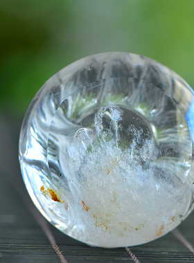 鲍氏白水晶九尾狐吊坠