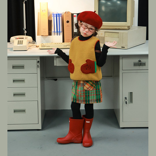 Utouto big ear elephant girl colorful checkered skirt 2025 winter new style Baoer casual versatile skirt