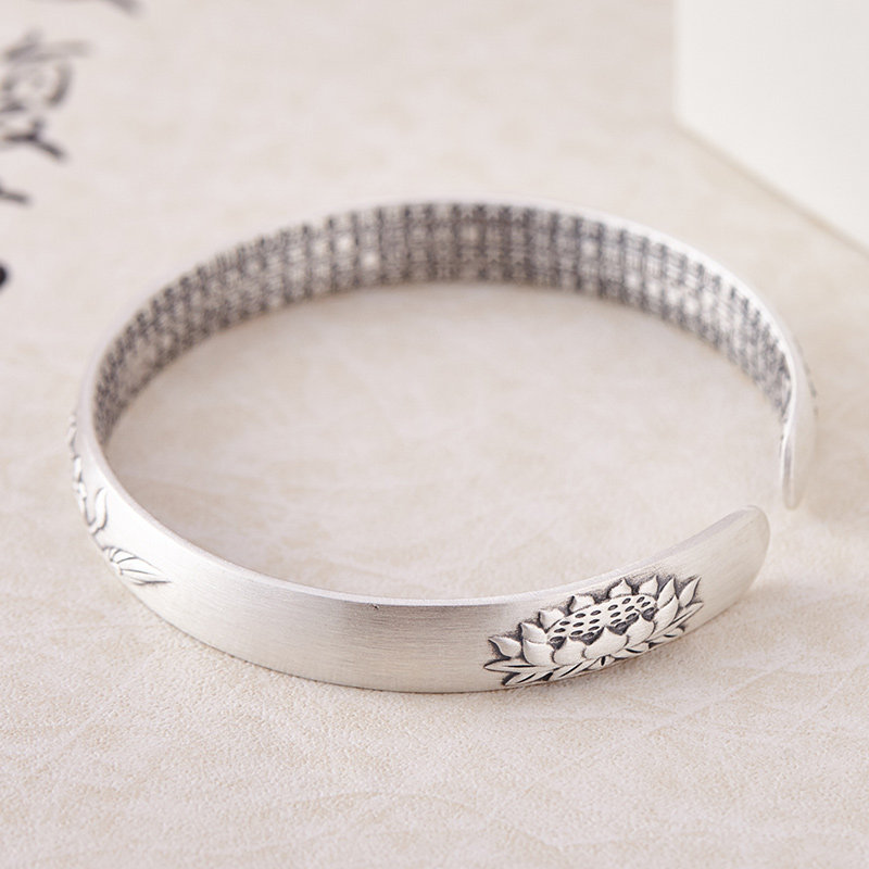 999女款并蹄莲花心经足纯银手镯 顺钦银楼手镯