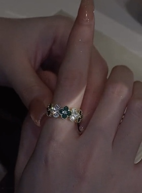 小众ins潮冷淡风指环绿色四叶花戒指轻奢时尚高级感精致清新礼物