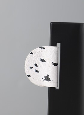 现代简约感仿马毛皮革金属干花花瓶摆件玄关卧室书房家居饰品