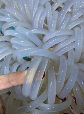 玉髓玛瑙白月光手镯女冰透玉镯子香槟金细扁圆叮当镯美人条