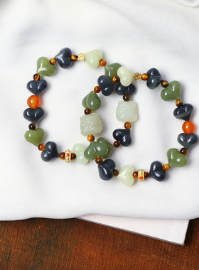 天然和田玉新疆黄口搭配青花料爱心原创手链女款玉石屁桃手串饰品