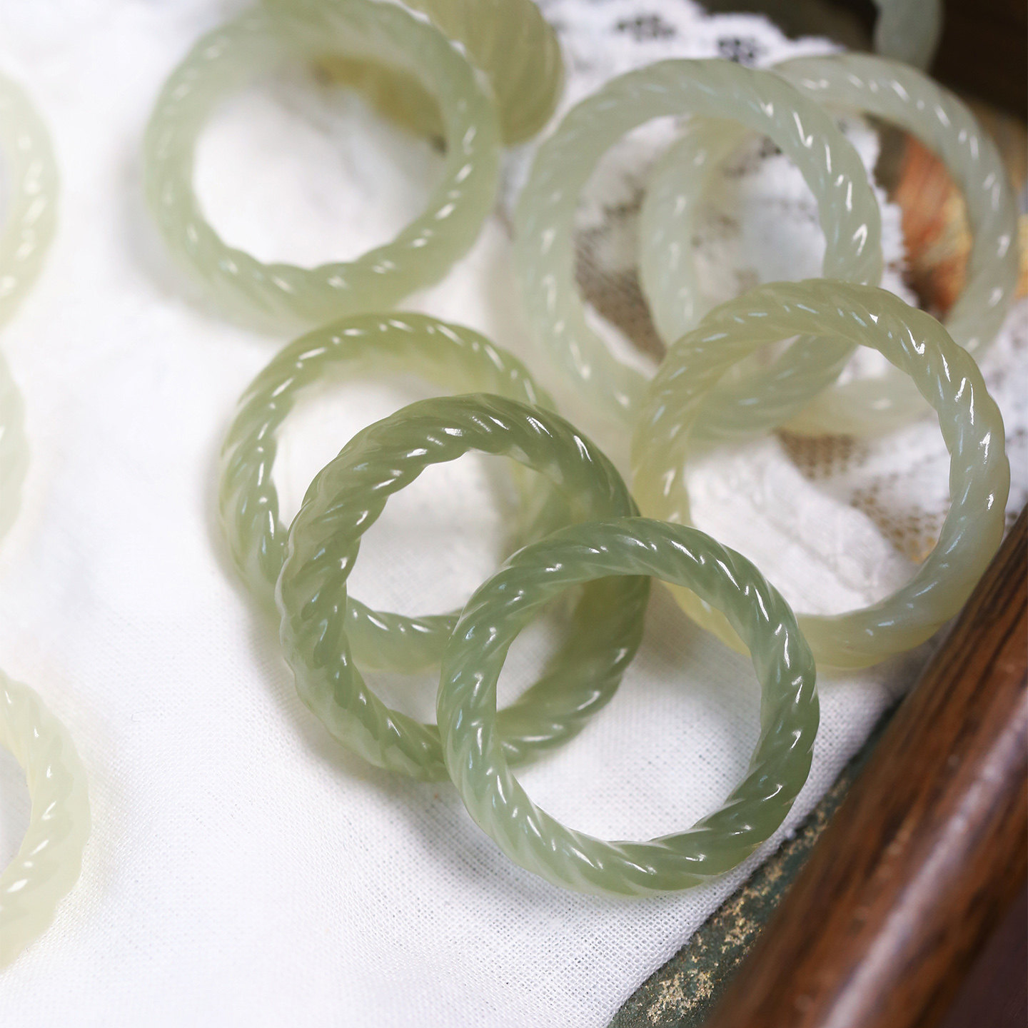 Natural Hetian jade Qinghai material sapphire carved twist ring ring women's jade ring finger jewelry