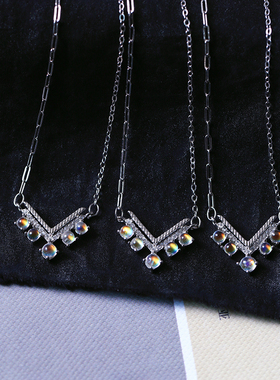 马岛月光石纯银镶嵌款吊坠