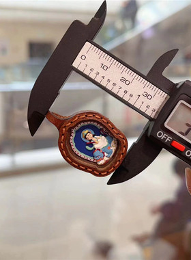 手绘彩绘唐卡皮壳擦擦守护神吊坠