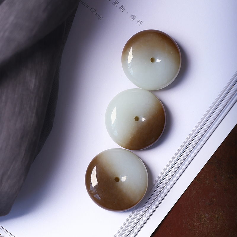 天然和田玉俄料糖白平安扣款吊坠 男女款玉石挂坠饰品礼物 - 图1