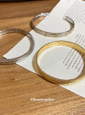 18真金电镀锆石纹路卡扣手镯简约