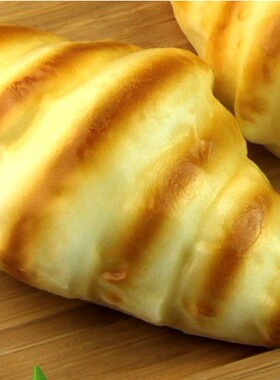 仿真海螺尖面包模型道具食物食品模型烘培摄影装饰摆件回弹玩具