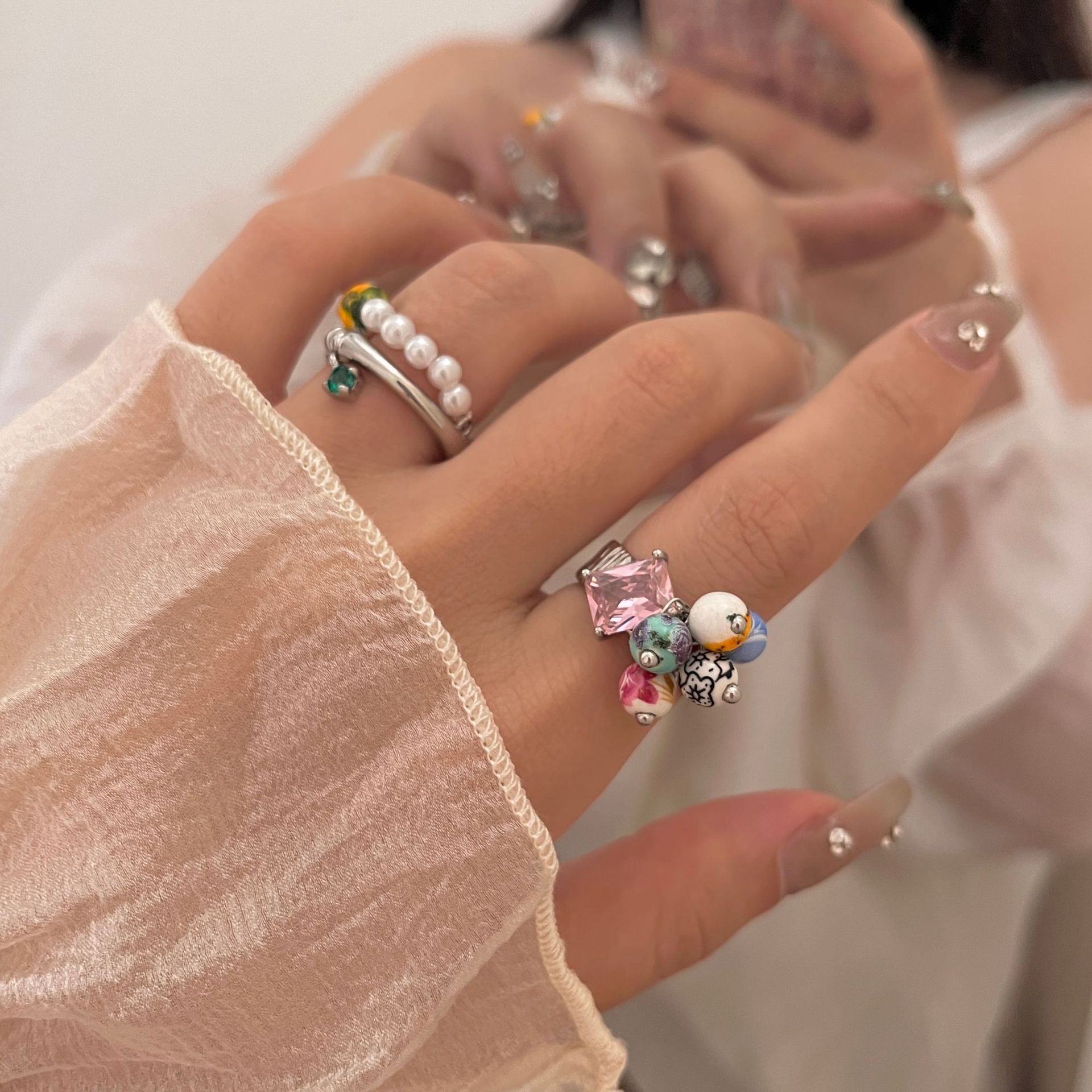 法式新款天然石琉璃珠可晃动花球戒指 ins复古高级感开口珍珠指环 - 图0