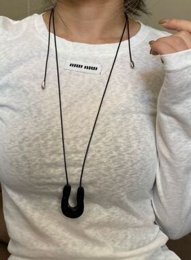 韩国ins博主同款酒红色长款项链黑色银色U形椭圆小众设计感项链女