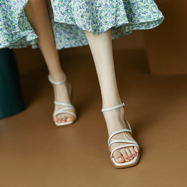 33/40大小码简约细带基础款方头露趾一字扣带平底紫色牛皮凉鞋女,淘宝优惠券,粉丝福利购,淘宝优惠卷