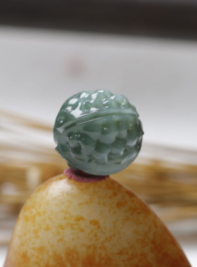 新疆和田玉籽料蓝调沙枣青核桃珠