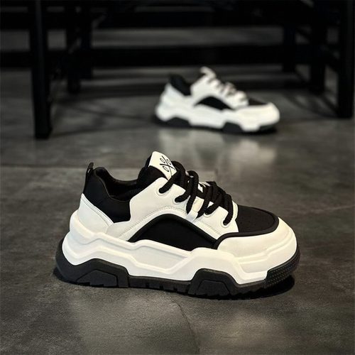 加大码女鞋41到43秋季2025新款平底大号小白鞋40透气皮面板鞋子42 - 图0