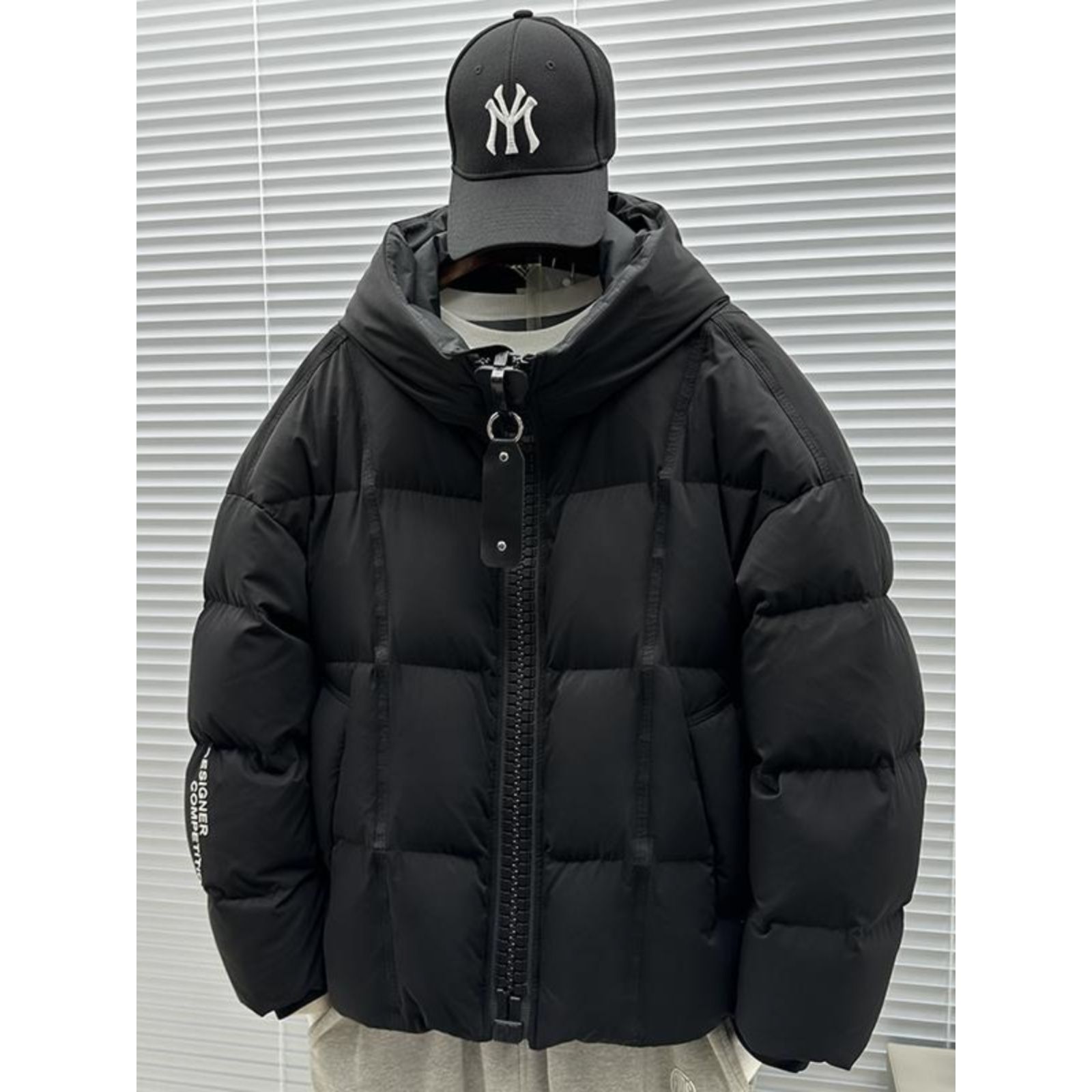 高级感羽绒服男士连帽2025新款冬季加厚韩版潮流宽松鸭绒短款外套 - 图0