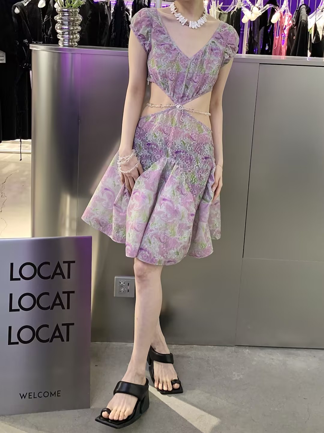 【LOCAT】现货 SUSAN FANG官方正品 2023新品珠链条露腰连衣裙-图2