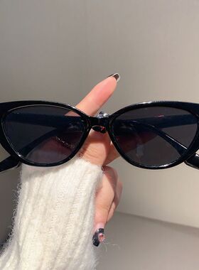 2025年新款韩版复古猫眼墨镜女款小脸拍照辣妹美式方框太阳眼镜