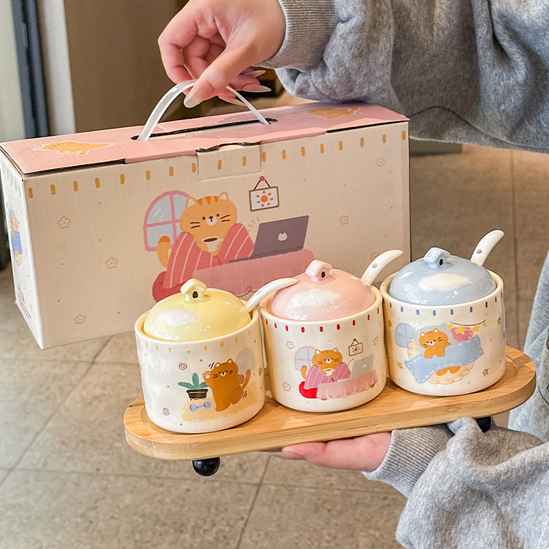 可爱卡通陶瓷调料瓶罐带勺厨房家用辣椒油罐味精盐罐佐料盒高颜值,淘宝优惠券,粉丝福利购,淘宝优惠卷