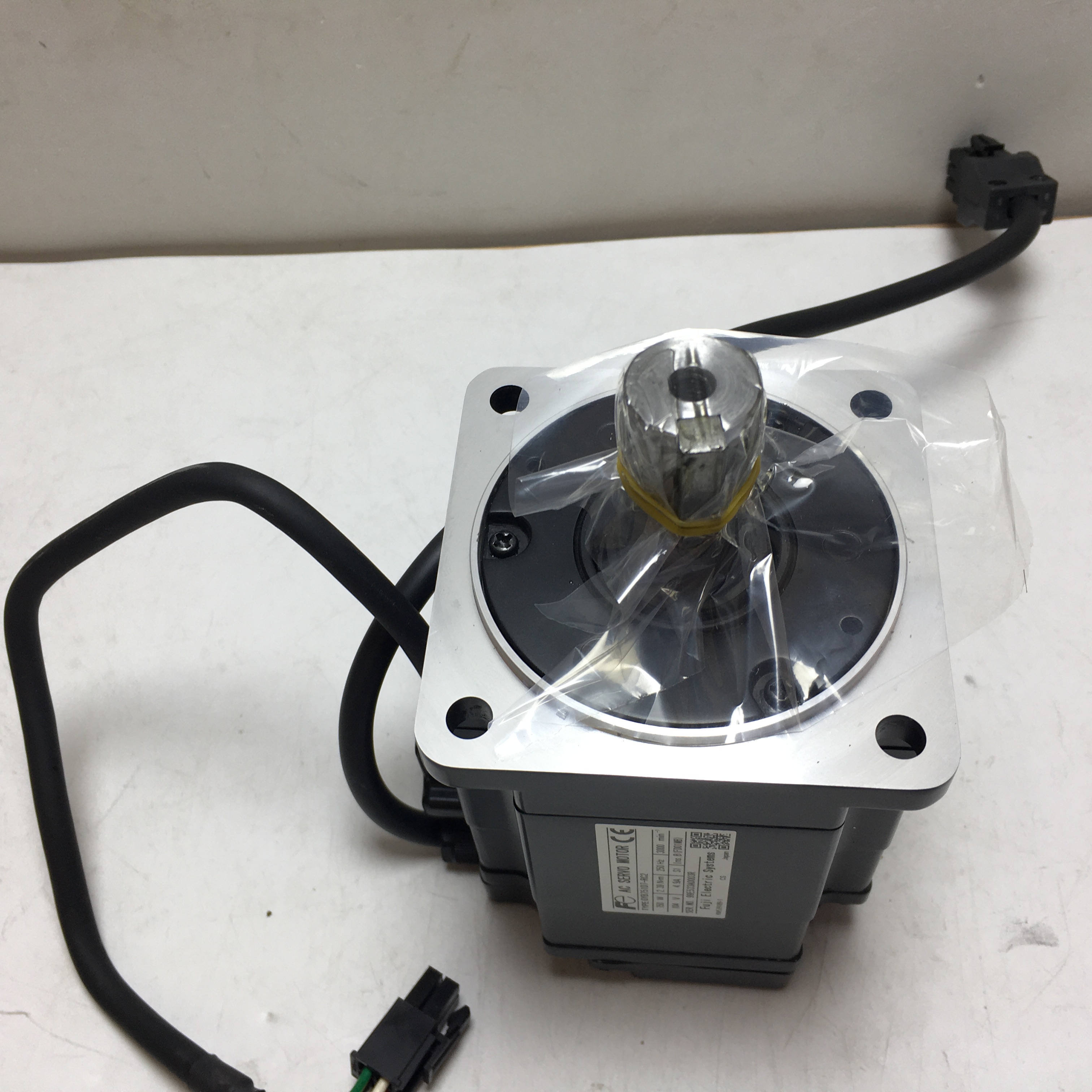 新品 FUJI 富士電機 RYH401F6-VV2-ZC1 サーボドライブ 「６ヶ月保証付き」 富士伺服驱动器RYH401F6-VV2-ZC1⁄RYH401F5-VV2⁄RYH201F5-VV2-ZC1