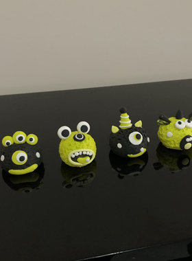 小怪兽情绪稳定桌面独特小摆件可爱车载装饰用公仔玩偶树脂纯手工