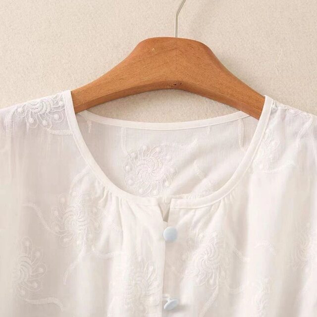 2025 ແບບຈີນ embroidered ຝ້າຍແລະ linen ເຄິ່ງແຂນເສື້ອສໍາລັບແມ່ຍິງ summer retro temperament ກວມເອົາທ້ອງ slim ເສື້ອ linen ບາງໆ