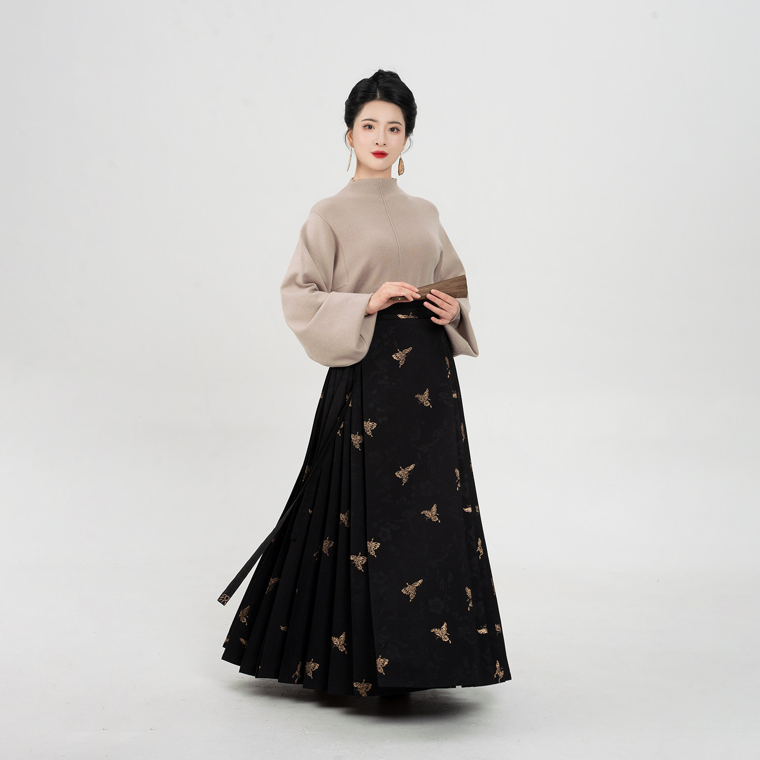 织造司[墨潭]新中式国风红色打底毛衣女款2025新款冬季马面裙上衣,淘宝优惠券,粉丝福利购,淘宝优惠卷