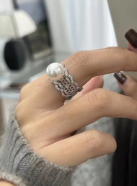 镂空复古蕾丝宽版戒指，时尚个性独特镶嵌施家珍珠12mm开口可调节