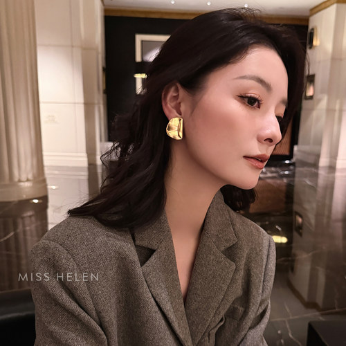 MISS HELEN艺术卷边耳夹女气质通勤银针耳钉小众百搭耳饰生日礼物 - 图1