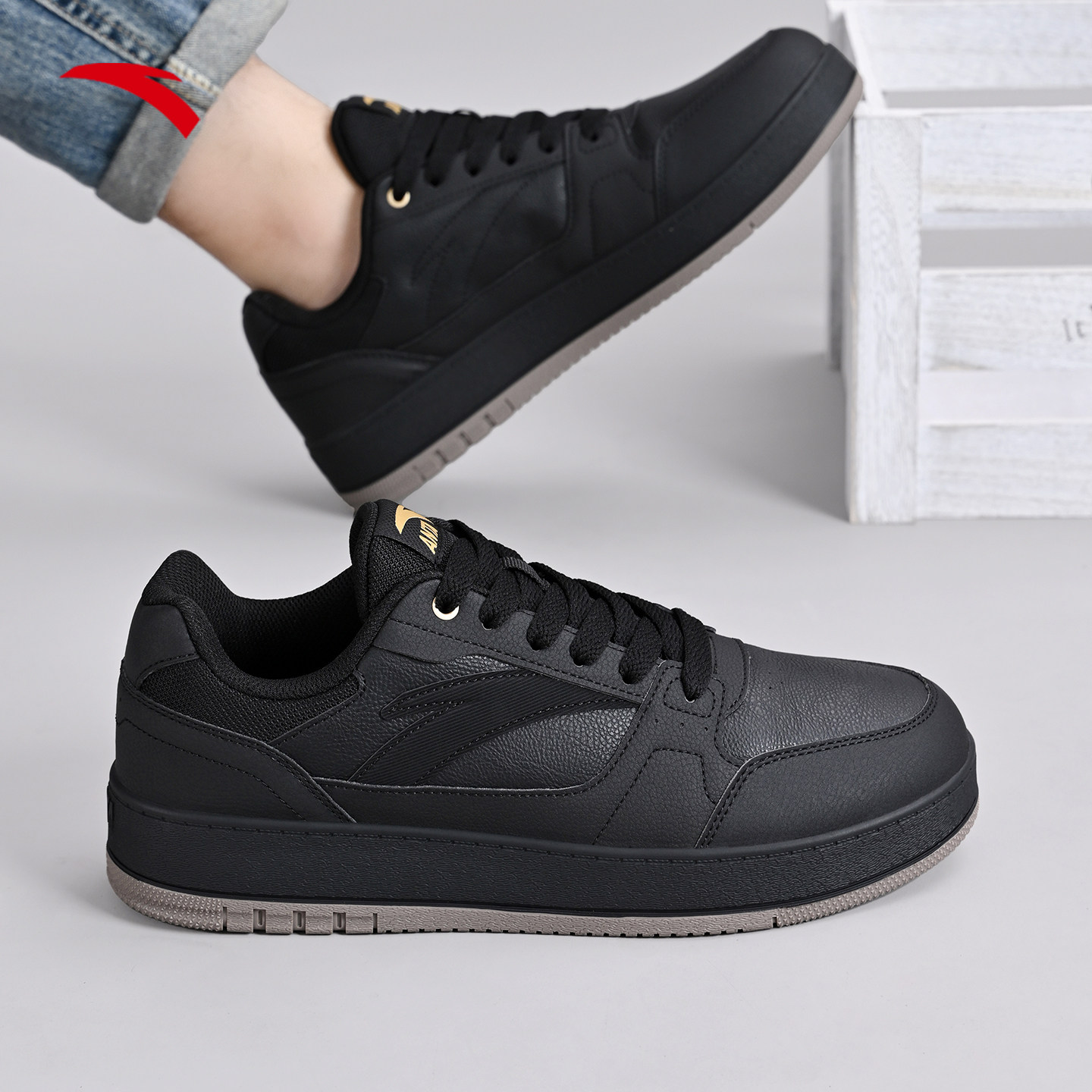 安踏板鞋男鞋2025冬季新款男士小黑鞋厚底耐脏工作鞋纯黑色鞋子男,淘宝优惠券,粉丝福利购,淘宝优惠卷