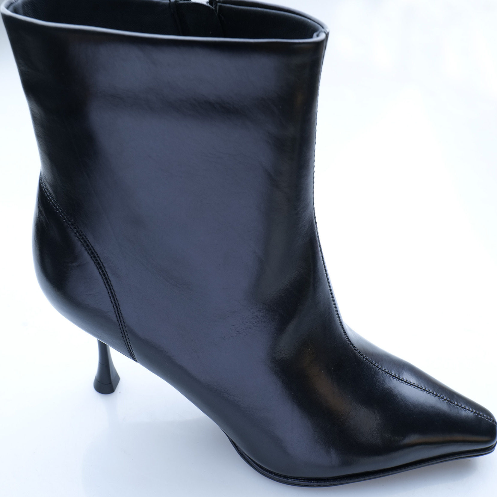 2025秋新款真皮细跟短靴女英伦风复古马丁靴百搭高跟鞋舒适尖头鞋,淘宝优惠券,粉丝福利购,淘宝优惠卷