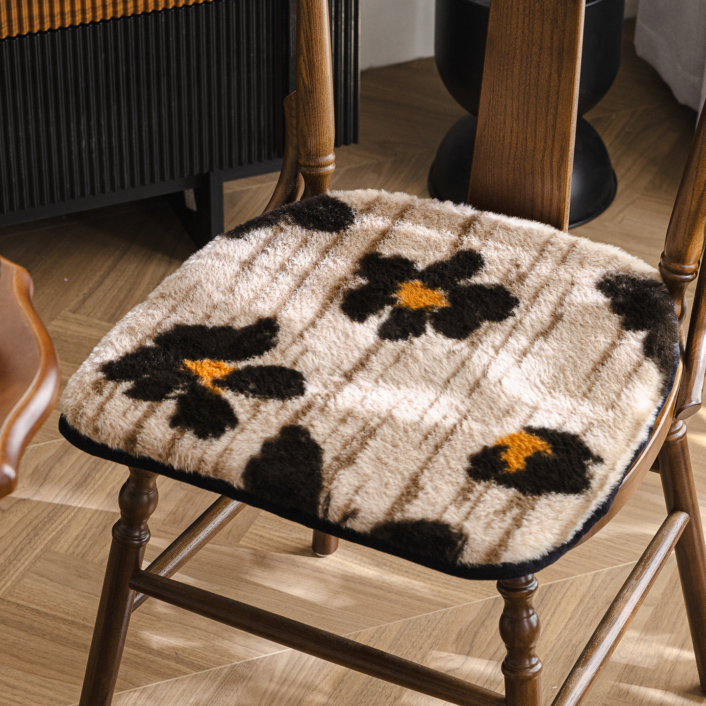 兔毛绒餐椅垫复古可拆洗屁股垫办公椅防滑高弹海绵加厚保暖坐垫,淘宝优惠券,粉丝福利购,淘宝优惠卷