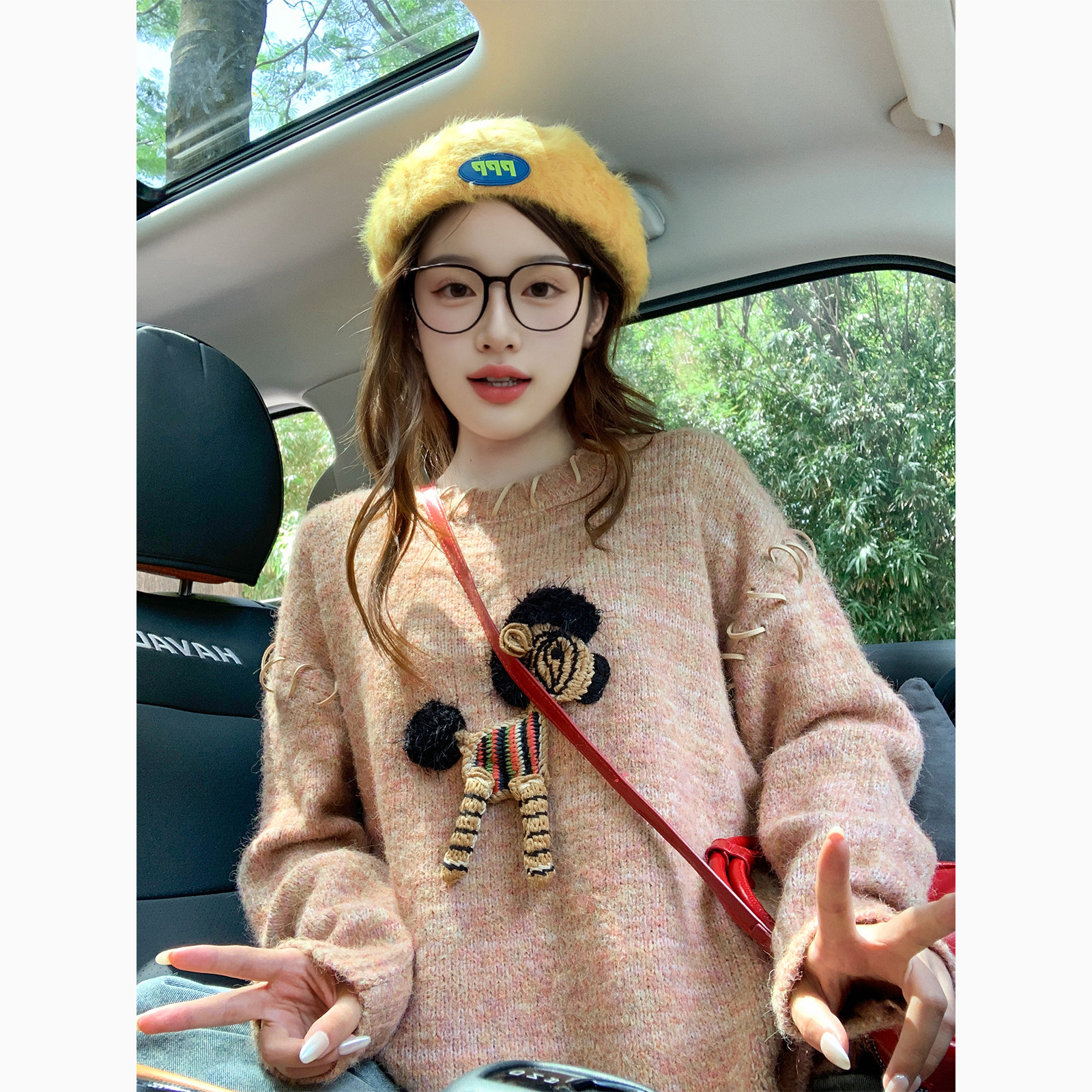 杏色卡通软糯马海毛毛衣女秋冬2025新款慵懒高级感复古上衣针织衫